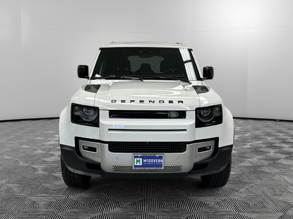 Used 2025 Land Rover Defender 110 S AWD/4WD image 9