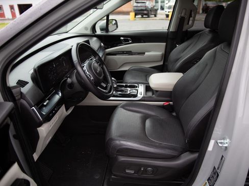 Used 2023 Kia Carnival SX Prestige FWD image 22