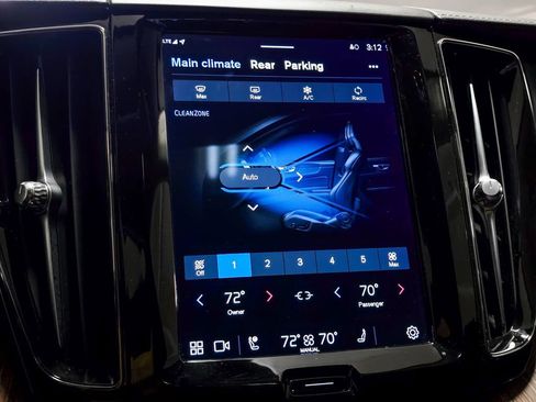 Used 2023 Volvo XC60 B5 Ultimate w/ Climate Package image 28