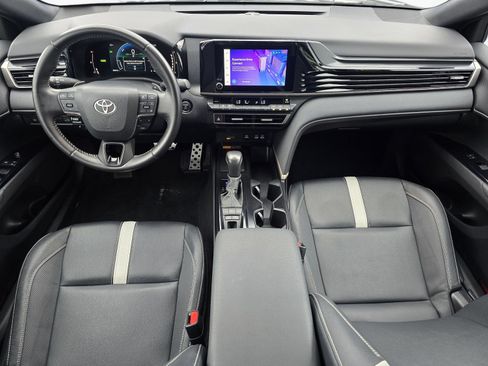 Used 2025 Toyota Camry SE FWD image 16