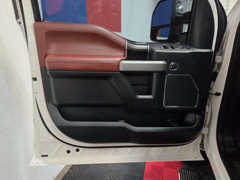 Used 2019 Ford F350 Platinum w/ Platinum Ultimate Package image 35