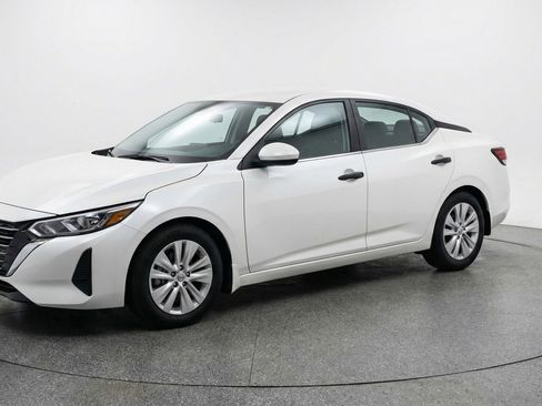 Used 2025 Nissan Sentra S FWD image 3