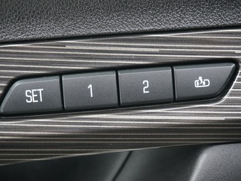 Used 2018 GMC Terrain SLT w/ Preferred Package FWD image 14