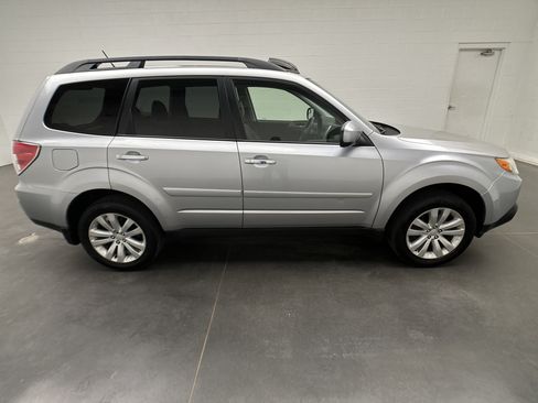 Used 2012 Subaru Forester 2.5X Limited AWD/4WD image 9