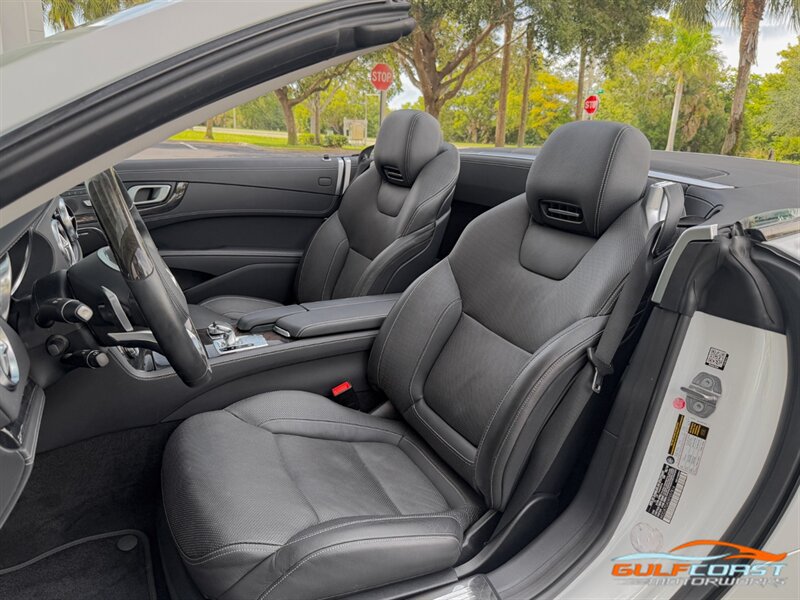 Used 2019 Mercedes-Benz SL 550 w/ Driver Assistance Package image 20