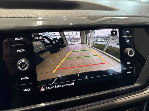 Used 2024 Volkswagen Taos SEL image 26