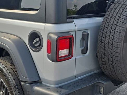 Used 2024 Jeep Wrangler Sport S image 37