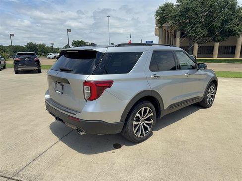 Used 2024 Ford Explorer ST-Line w/ Class IV Trailer Tow Package RWD image 4