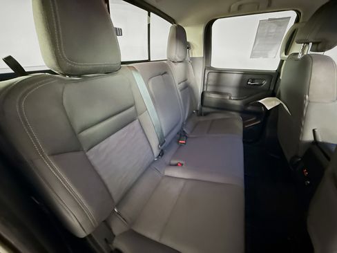 Used 2022 Nissan Frontier SV image 32