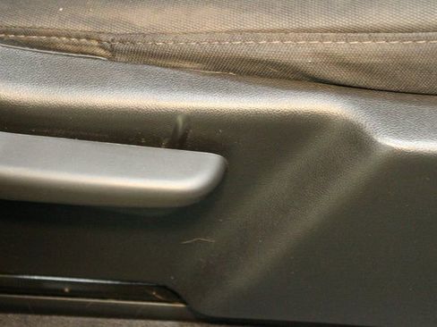 Used 2023 Chevrolet Silverado 1500 Custom image 12