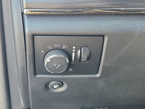 Used 2019 Jeep Grand Cherokee Limited X AWD/4WD image 23