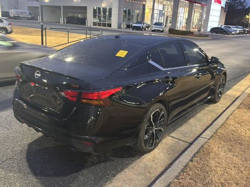 Used 2024 Nissan Altima 2.5 SR w/ SR Premium Package image 5