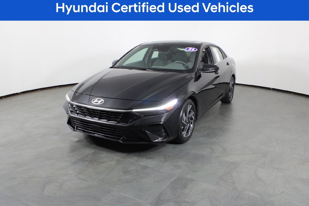 Certified 2025 Hyundai Elantra SEL FWD image 2