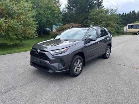 Used 2023 Toyota RAV4 XLE AWD/4WD image 7