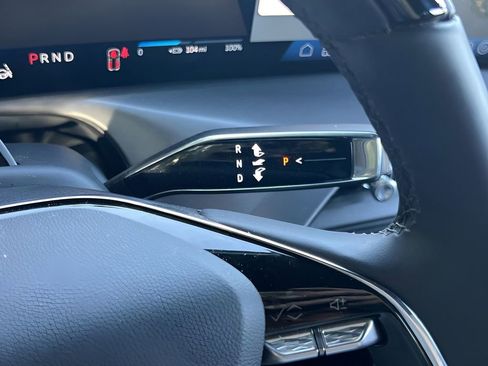 Used 2026 Cadillac Vistiq Sport image 22