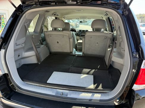 Used 2013 Toyota Highlander Plus image 19