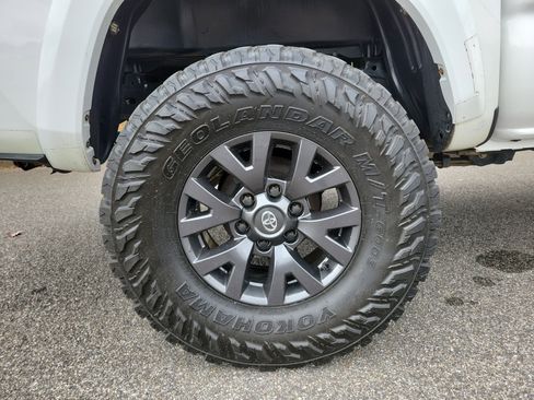 Used 2021 Toyota Tacoma SR5 image 27