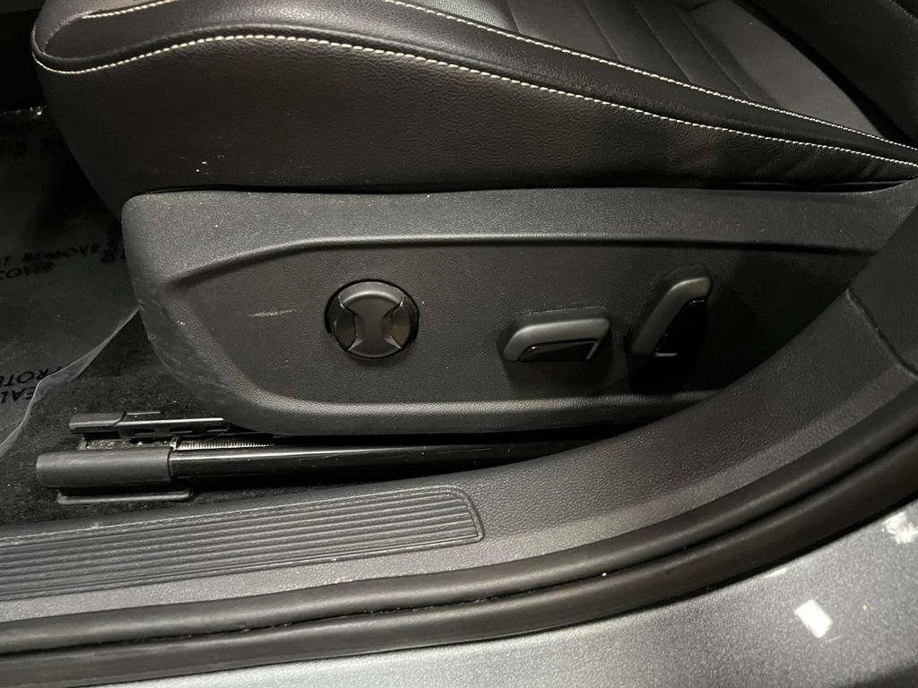 Used 2024 Volkswagen Jetta SE FWD image 16