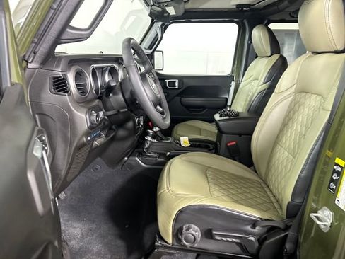 Used 2023 Jeep Wrangler Unlimited image 10