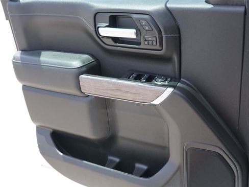Used 2021 Chevrolet Silverado 1500 LTZ RWD image 18