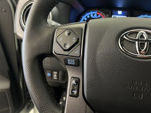 Used 2023 Toyota Tacoma TRD Sport AWD/4WD image 33