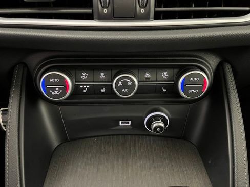 Used 2023 Alfa Romeo Stelvio Ti image 37