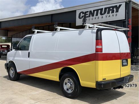 Used 2022 Chevrolet Express 2500 w/ Driver Convenience Package RWD image 6