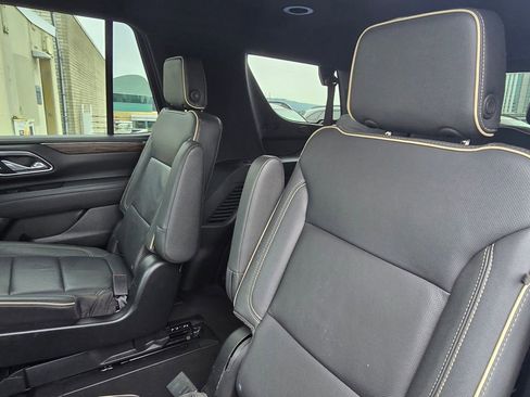 Used 2024 Chevrolet Tahoe Premier AWD/4WD image 18