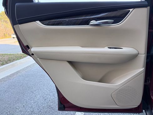 Used 2017 Cadillac XT5 Base image 43