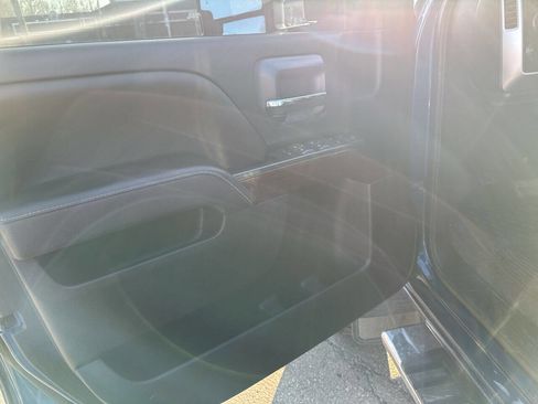 Used 2017 GMC Sierra 2500 SLE image 28
