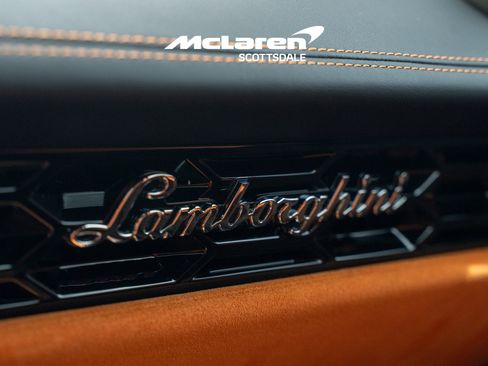 Used 2023 Lamborghini Huracan EVO image 31