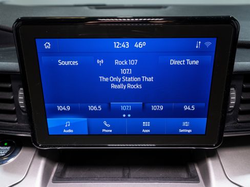 Used 2020 Ford Explorer XLT w/ Comfort Package image 16