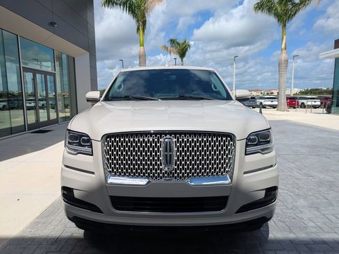 Certified 2024 Lincoln Navigator L Reserve AWD/4WD image 3