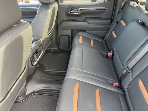 Certified 2026 GMC Sierra 1500 AT4 w/ Technology Package AWD/4WD image 18