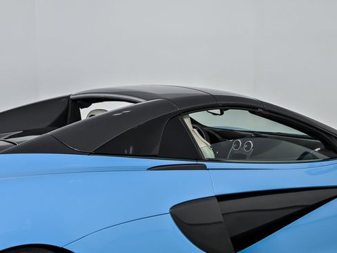 Used 2018 McLaren 570S Spider image 20