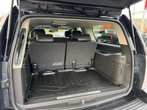 Used 2011 GMC Yukon XL Denali RWD image 21