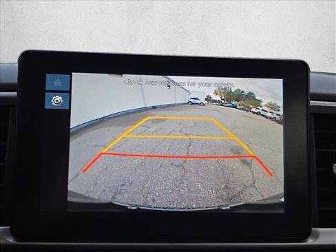 Used 2023 Hyundai Venue SEL FWD image 13