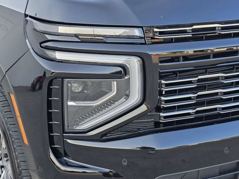 New 2026 Chevrolet Suburban High Country AWD/4WD image 9