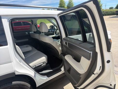 Used 2026 Hyundai Santa Fe SEL FWD image 24