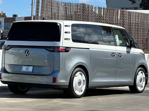 New 2025 Volkswagen ID. Buzz 1st Edition image 5