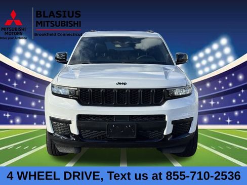 Used 2023 Jeep Grand Cherokee L Laredo image 3