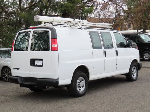 Used 2013 Chevrolet Express 2500 image 20