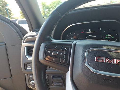 Used 2023 GMC Yukon SLT w/ SLT Premium Package AWD/4WD image 16