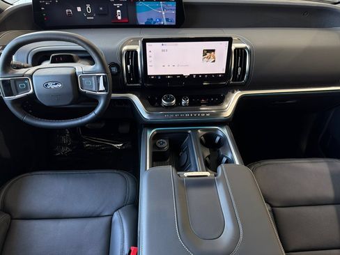 New 2027 Ford Expedition Platinum w/ Stealth Performance Package AWD/4WD image 14
