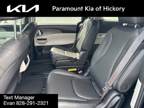 Used 2024 Kia Carnival LX FWD image 15
