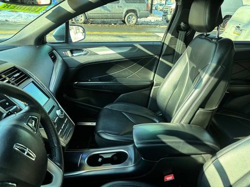 Used 2018 Lincoln MKC Premiere image 15