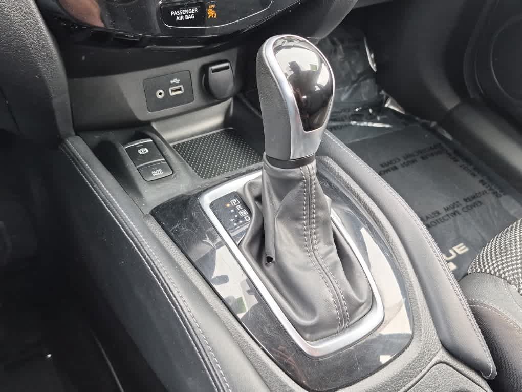 Used 2020 Nissan Rogue Sport SV w/ Technology Package AWD/4WD image 12