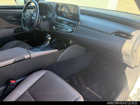 Used 2022 Lexus ES 300h w/ Accessory Package image 26