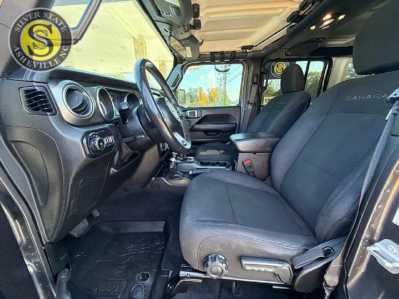 Used 2019 Jeep Wrangler Unlimited Sahara w/ LED Lighting Group AWD/4WD image 11