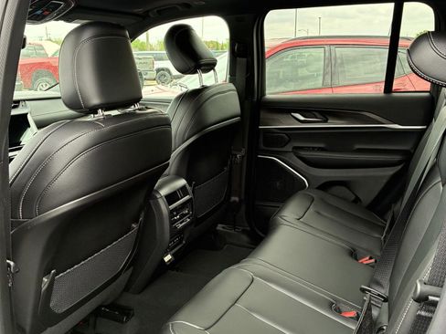 New 2026 Jeep Grand Cherokee Limited image 4